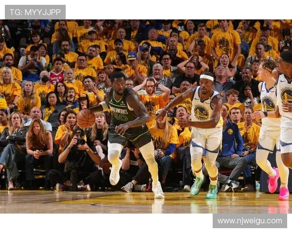 勇士与森林狼激战正酣双方球员全力以赴争夺胜利荣耀