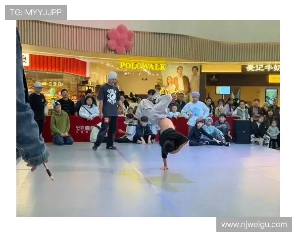 重庆滑板队在世界街舞大赛中的默契配合与精彩表现分析